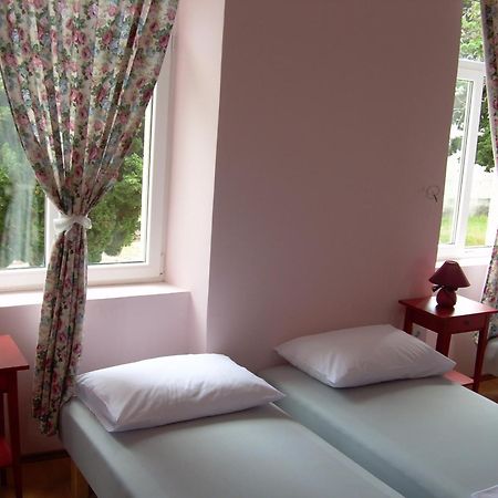 Phara Hostel Gdinj Экстерьер фото