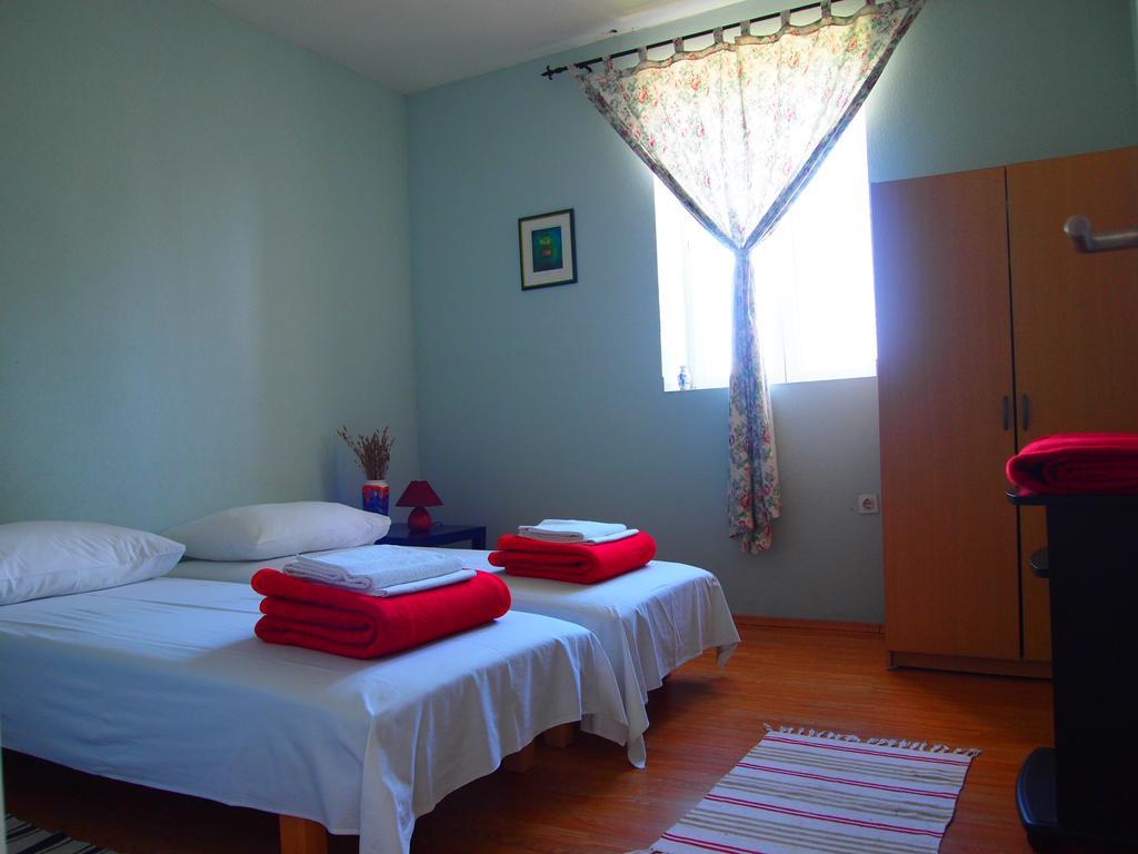 Phara Hostel Gdinj Экстерьер фото